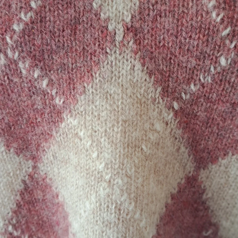 Alan Paine Mens Vintage‎ English Shetland Wool Argyle Sweater Tan/Lilac/Rust S-M